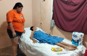 FAMILIA DE TIZIMÍN PIDE AYUDA PARA MUJER QUE QUEDÓ GRAVE TRAS CAER DE UN SEGUNDO PISO EN HOLBOX