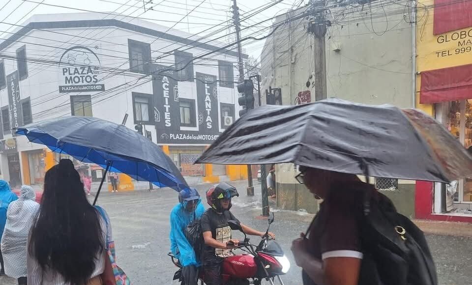 Precipitación histórica rompe récord de 75 años y pone a Mérida en alerta