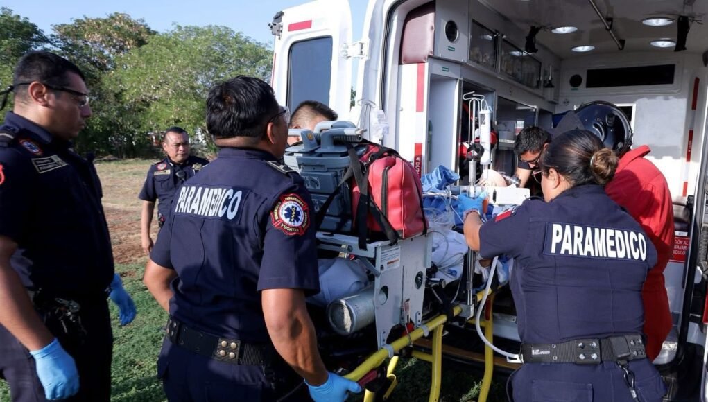 Helicóptero de la SSP traslada de emergencia a menor grave tras accidente en Akil