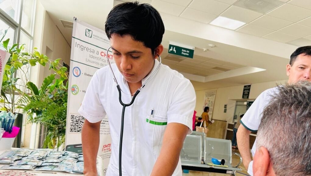 IMSS Yucatán llama a hombres mayores de 45 años a realizarse estudios para detectar cáncer de próstata