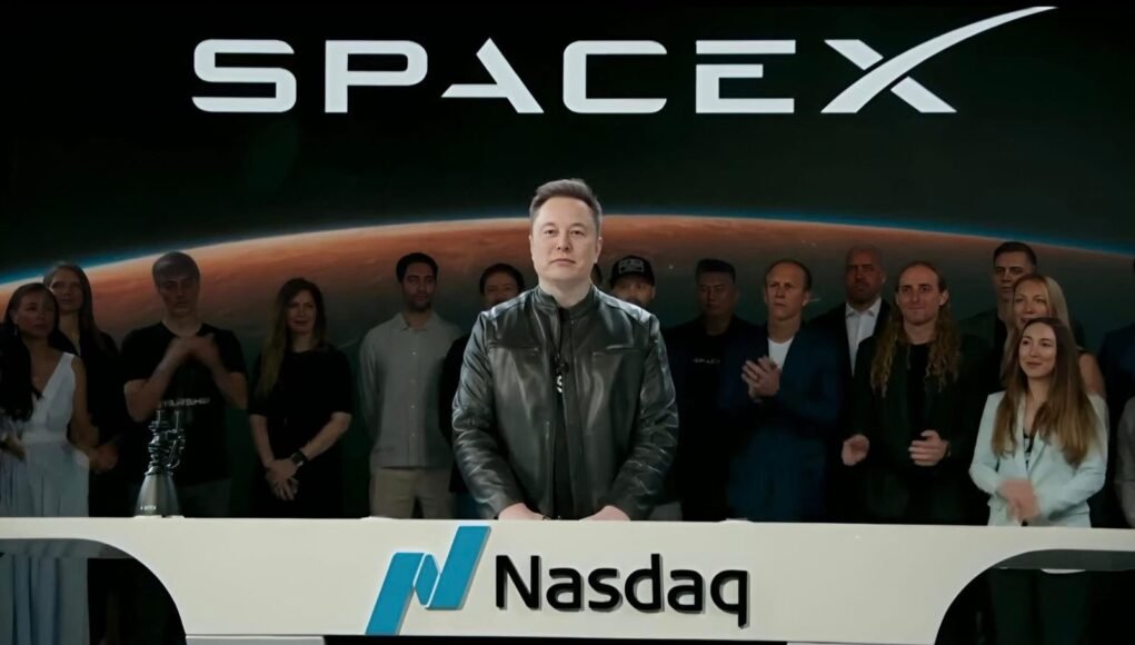 Elon Musk rompe récord mundial al superar el billón de dólares en fortuna personal