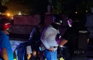 Denuncian peligroso bache tras accidente que dejó a pareja lesionada en Umán