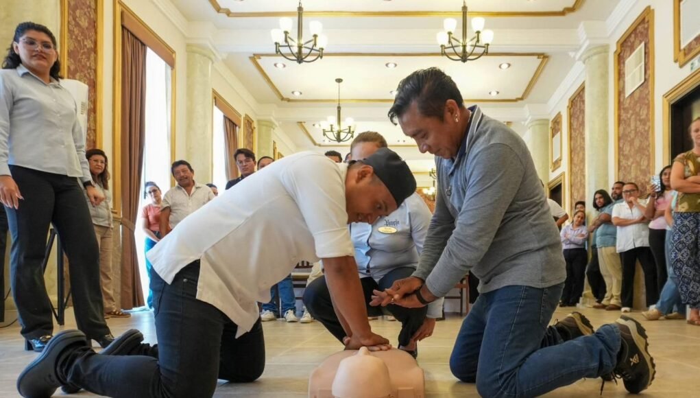 Impulsan profesionalización del turismo en Yucatán con capacitación gratuita en primeros auxilios