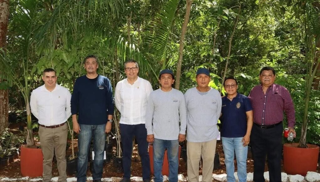 Reconocen legado ambiental de académico de la UADY que impulsó viveros y conservación de flora yucateca