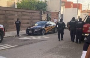 Muro se desploma desde edificio en construcción y provoca daños en vivienda de San Ramón Norte