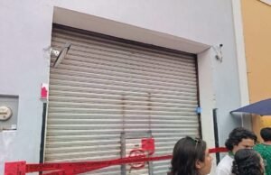 Ayuntamiento de Mérida clausura negocio en la calle 47 por incumplir con su permiso de funcionamiento