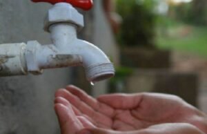 Mientras persisten las fallas en el suministro de agua, trabajadores señalan presuntos gastos en vehículos y equipos para altos mandos de la JAPAY