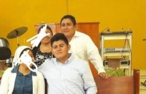 Joven resulta gravemente herido tras presunta agresión al intentar proteger a su madre con Alzheimer; familia pide justicia