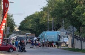 Protestan por prolongado apagón; vecinos cierran vialidad en el sur de Mérida