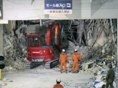 Terremoto en Japón deja 35 fallecidos; continúan las labores de rescate entre los escombros