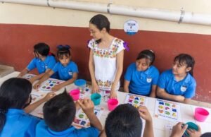 Familias yucatecas alistan compras escolares; regreso a clases dejará millonaria derrama comercial