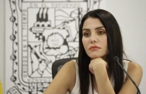 Diputada pone fin a su podcast tras polémica por comentarios sobre adultos mayores