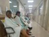 Saturación en la T1 del IMSS deja a pacientes esperando en pasillos y hasta sobre cartones