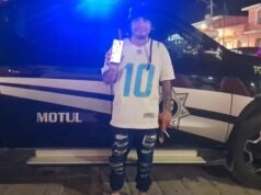 Policías de Motul encuentran celular perdido y lo entregan a su dueño