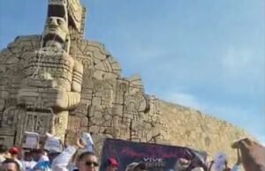 TOROS DIVIDEN POSTURAS EN YUCATÁN: CRUZAN RECLAMOS Y PROVOCACIONES FRENTE AL MONUMENTO A LA PATRIA