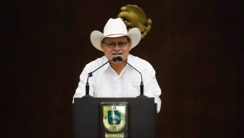 Wilmer Monforte reprende a Osado Osante por forcejeo con personal de seguridad del Congreso