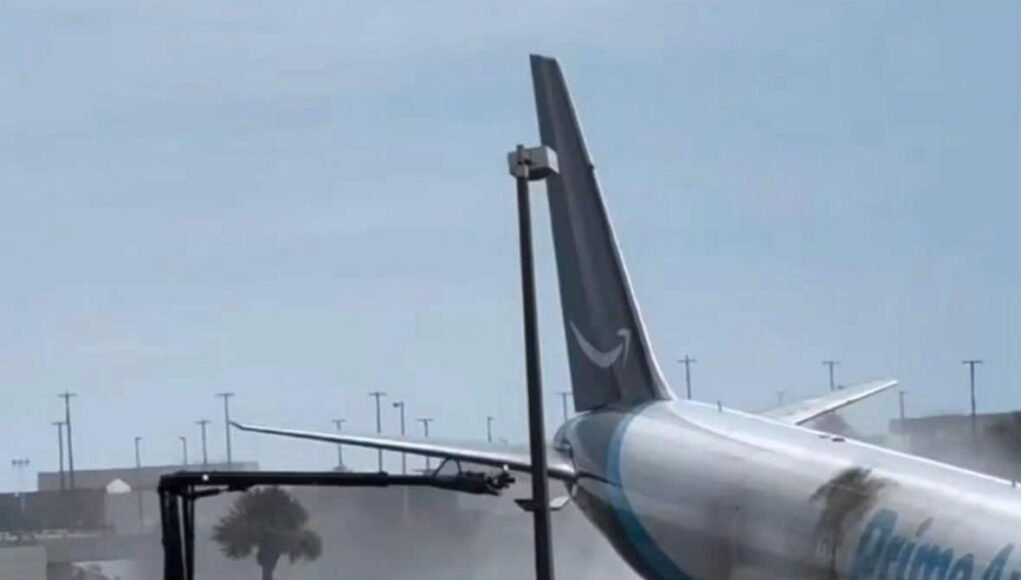 Tragedia en Miami: avión de carga de Amazon se sale de la pista y deja cinco muertos