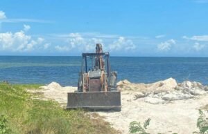 ALERTA AMBIENTAL EN CHABIHAU: DENUNCIAN DAÑO A DUNAS CON MAQUINARIA PESADA