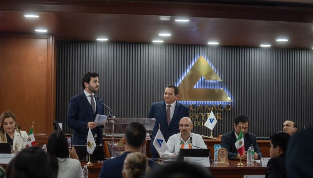 Milo Barrera destaca condiciones para atraer nuevas inversiones a Yucatán