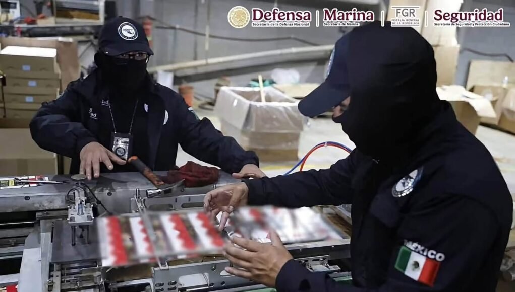 GOLPE AL MERCADO ILEGAL: ASEGURAN 60 TONELADAS DE CIGARROS APÓCRIFOS EN HUIXQUILUCAN