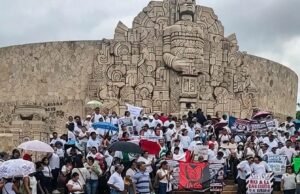 PERSONAL DEL IMSS TOMA PASEO MONTEJO PARA RECLAMAR SALARIOS DIGNOS Y MEJORES CONDICIONES DE TRABAJO
