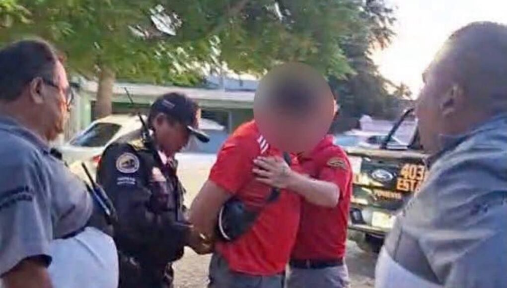 Ciudadanos retienen a presunto acosador en Mérida; habría grabado a mujeres sin su consentimiento