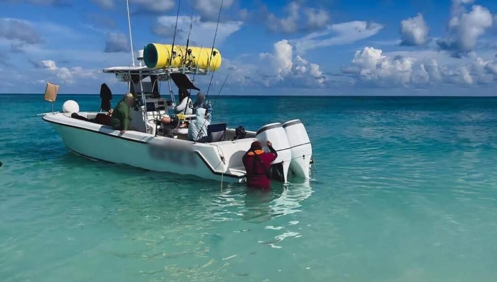 Detectan actividades irregulares en Arrecife Alacranes y aseguran tres embarcaciones