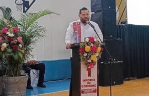 Alcalde de Ixtapa exhibe Audi de más de 1.6 millones de pesos en medio de la pobreza de su municipio