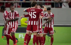 UEFA registra como autogol el remate de la “Hormiga” González en triunfo del Olympiacos